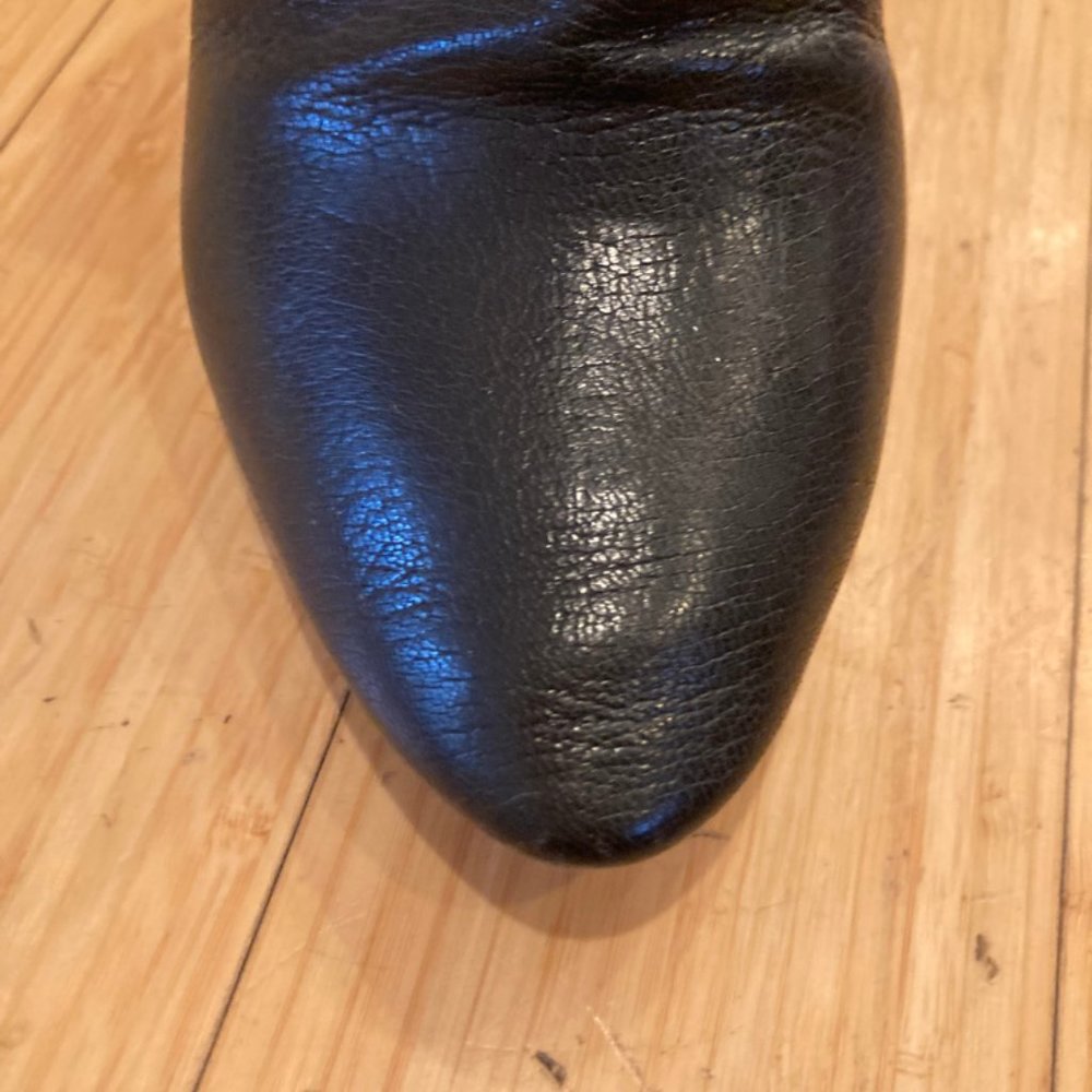 Black Leather Zip Up Ankle Style With Gold Trim "Beckie Bootie" ~ Chloe sz 38 - Picture 9 of 12